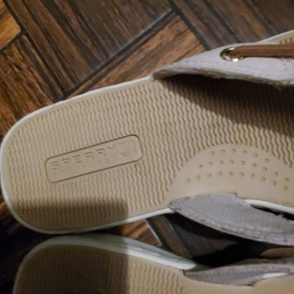 white pumps platform